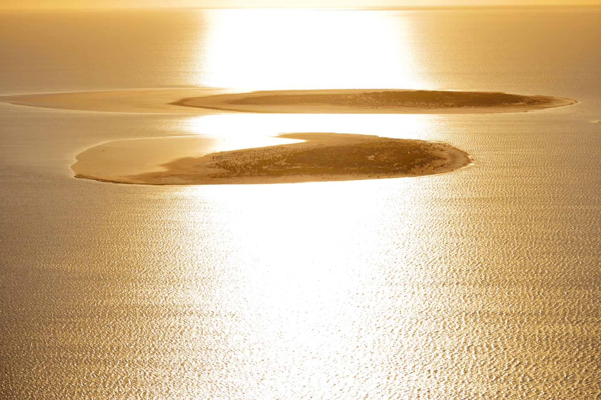 Lake-Eyre-in-flood