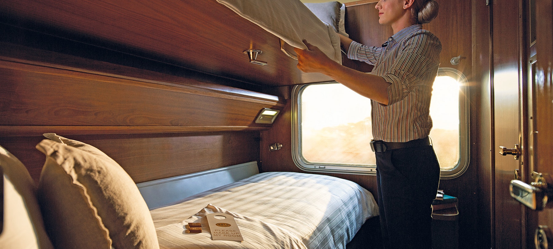 GSR-Gold-Service-Twin-cabin-Night-HR-Attendant-Bed_1920-3