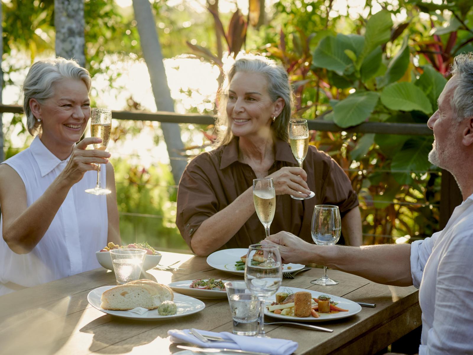OS-Arnhem-Land-Iwaidja-Seven-Spirit-Bay-Dining-10-1