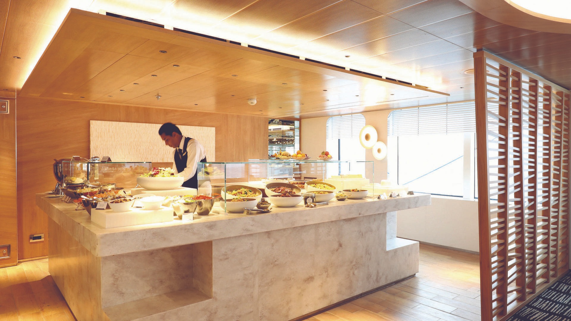 Ponant-Laperouse-Restaurant-At-Sea-1